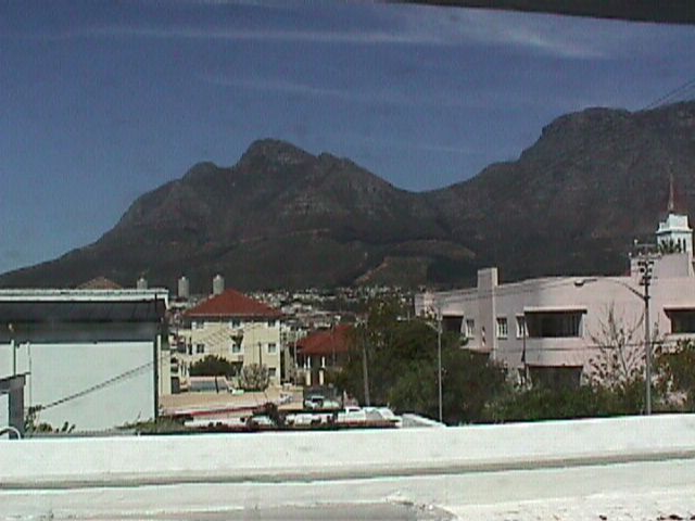 mountains2.jpg (45224 bytes)